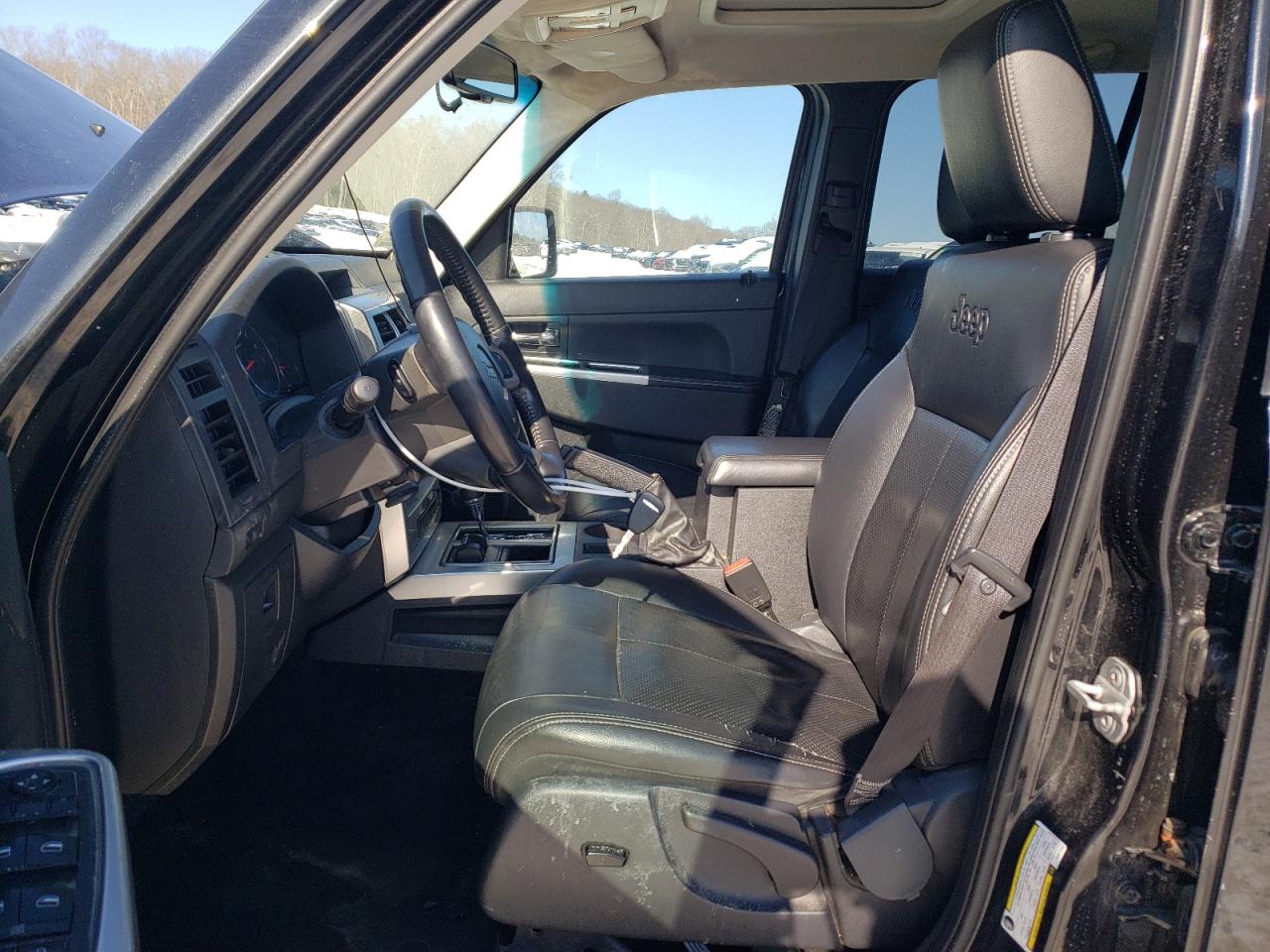 2009 Jeep Liberty (North America) - Image 7