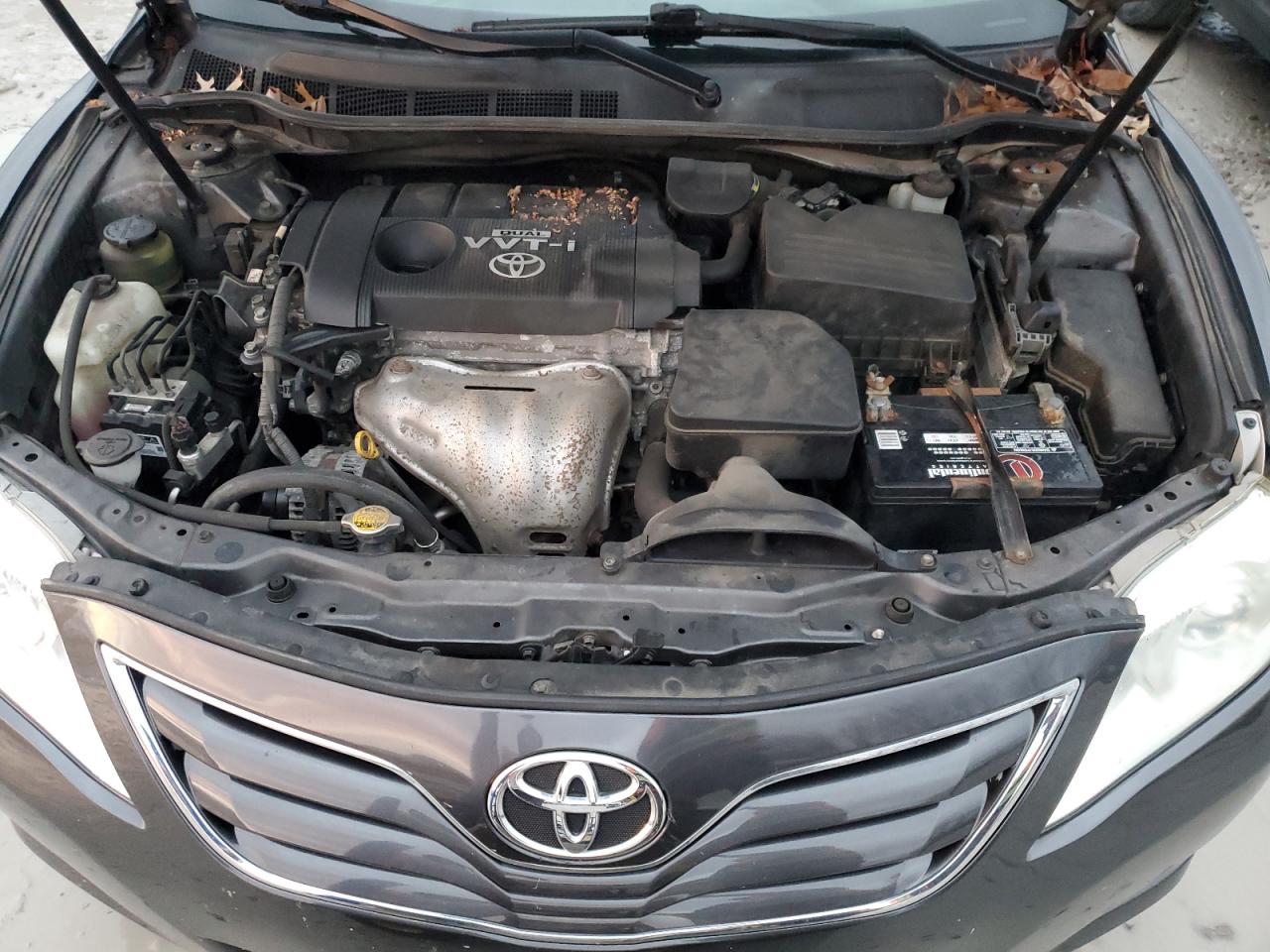 2010 Toyota Camry - Image 11