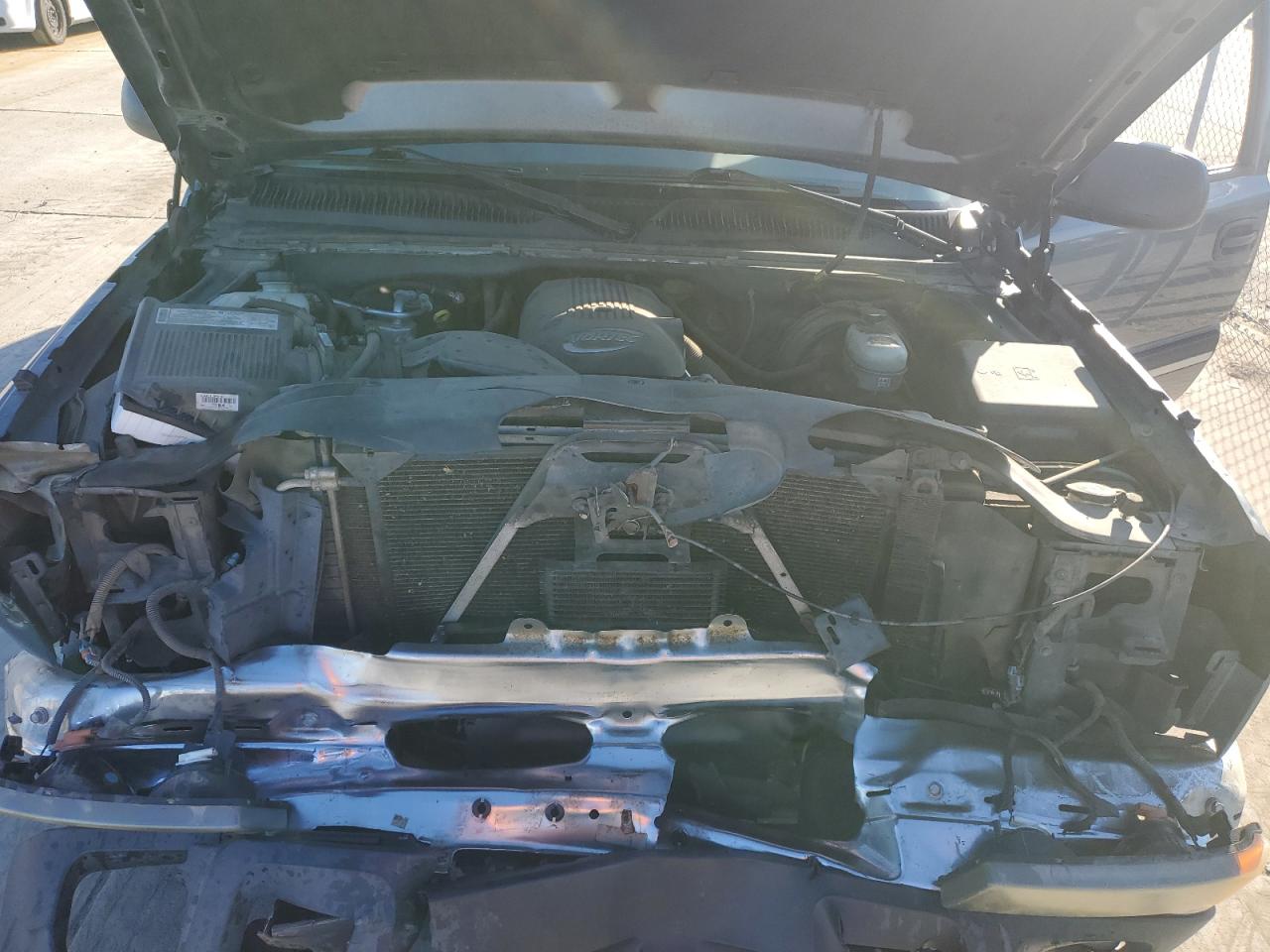 2006 Chevrolet Silverado - Image 11