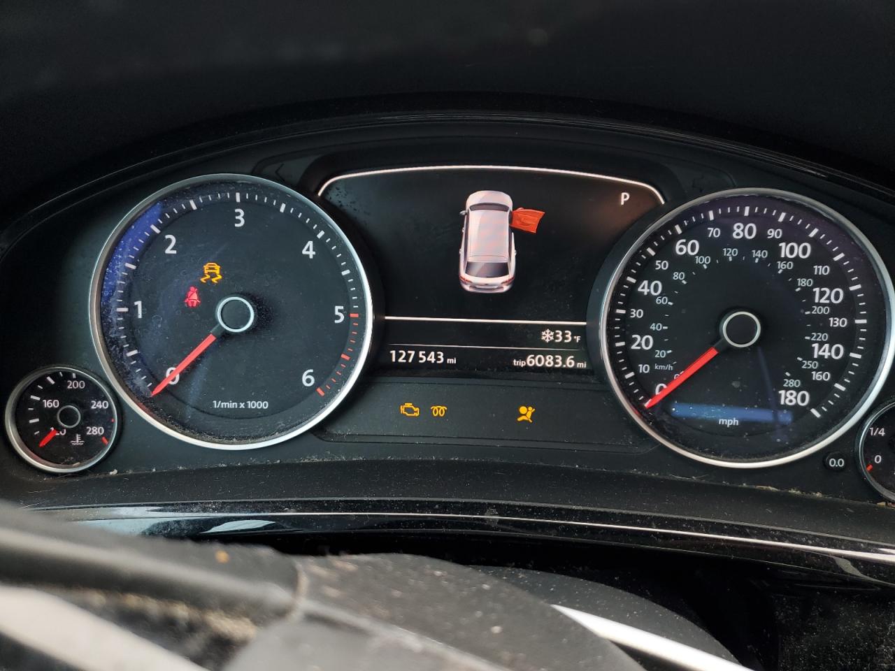 2015 Volkswagen Touareg - Image 9