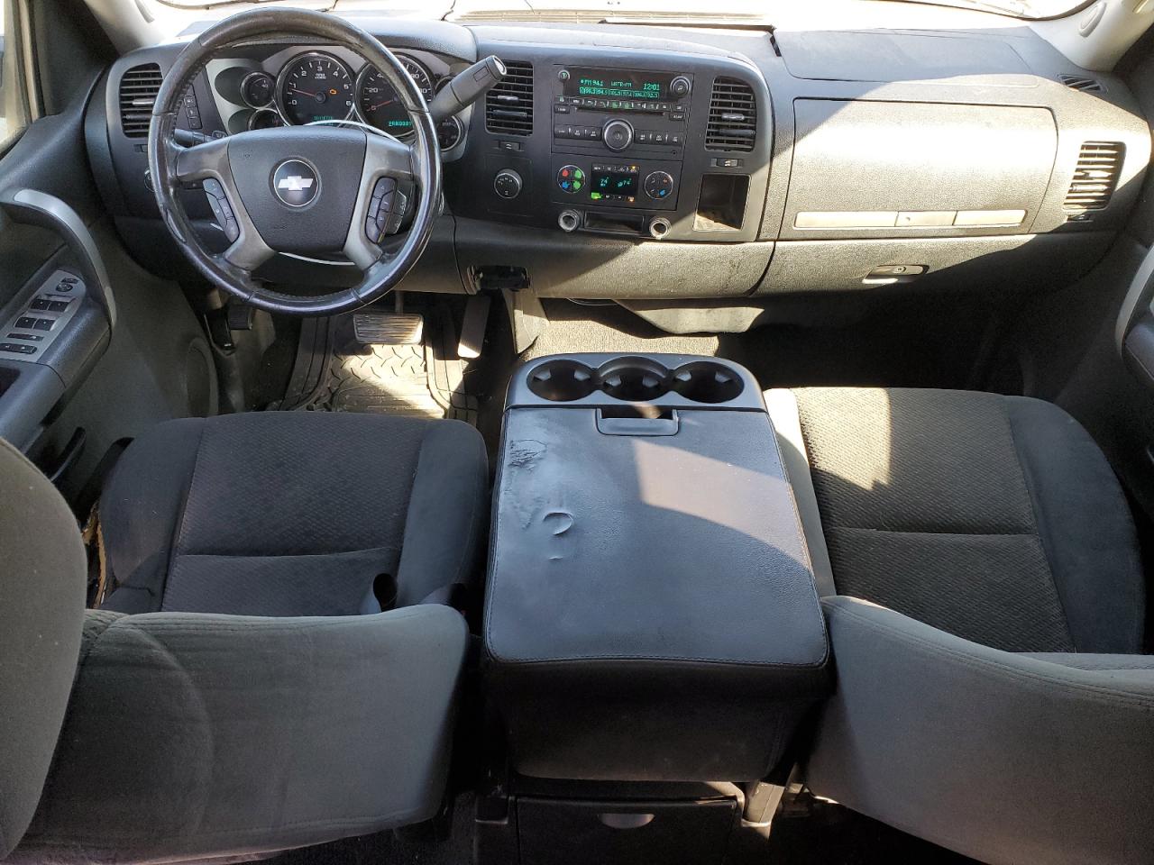 2007 Chevrolet Silverado - Image 8
