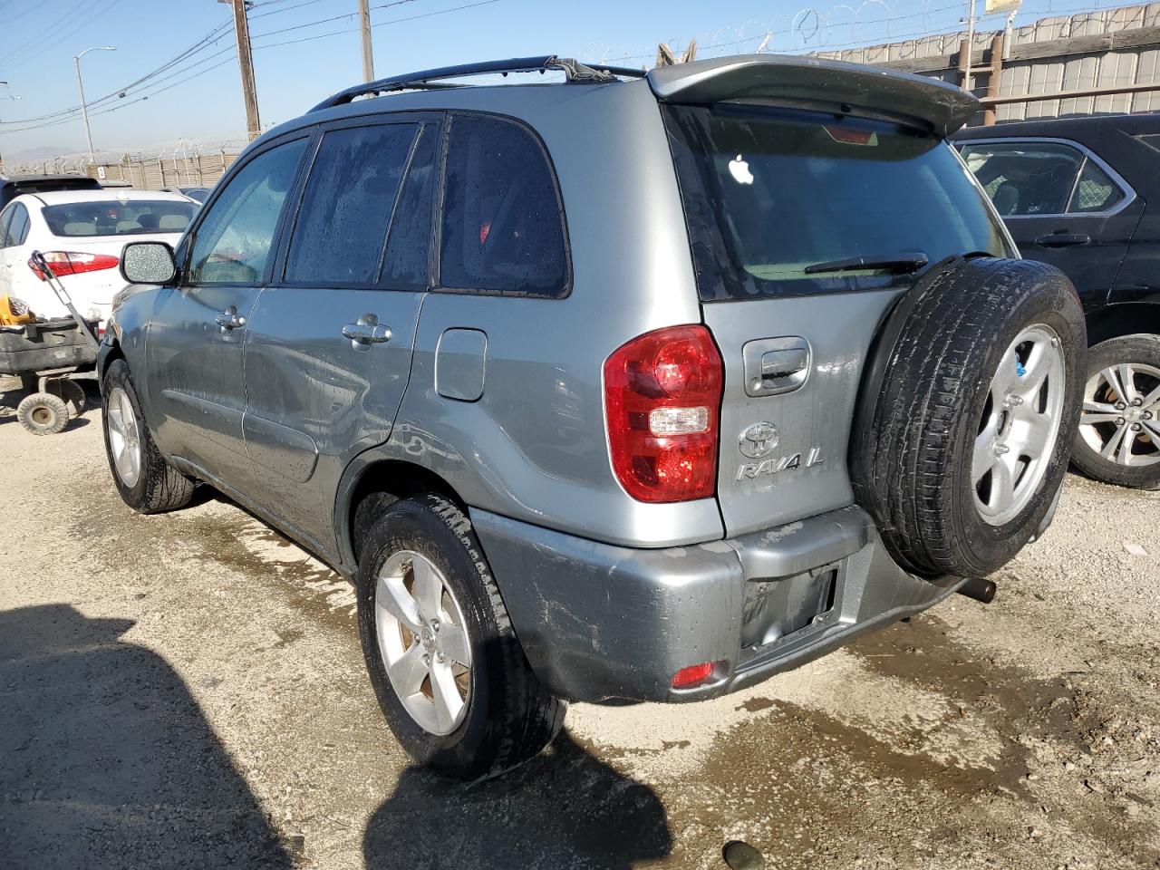 2005 Toyota RAV 4 - Image 2