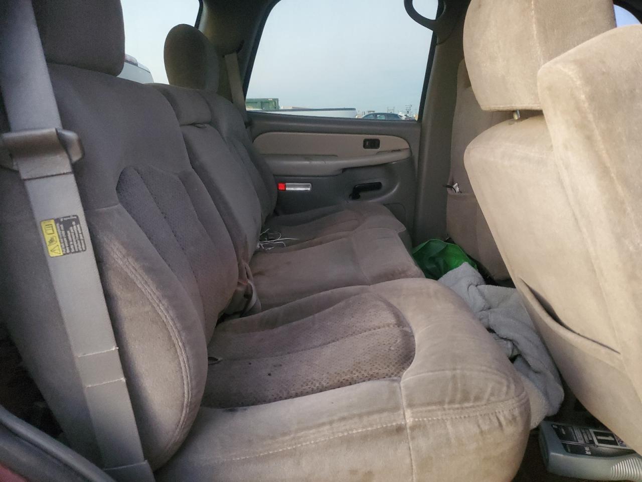 2002 Chevrolet Tahoe - Image 11