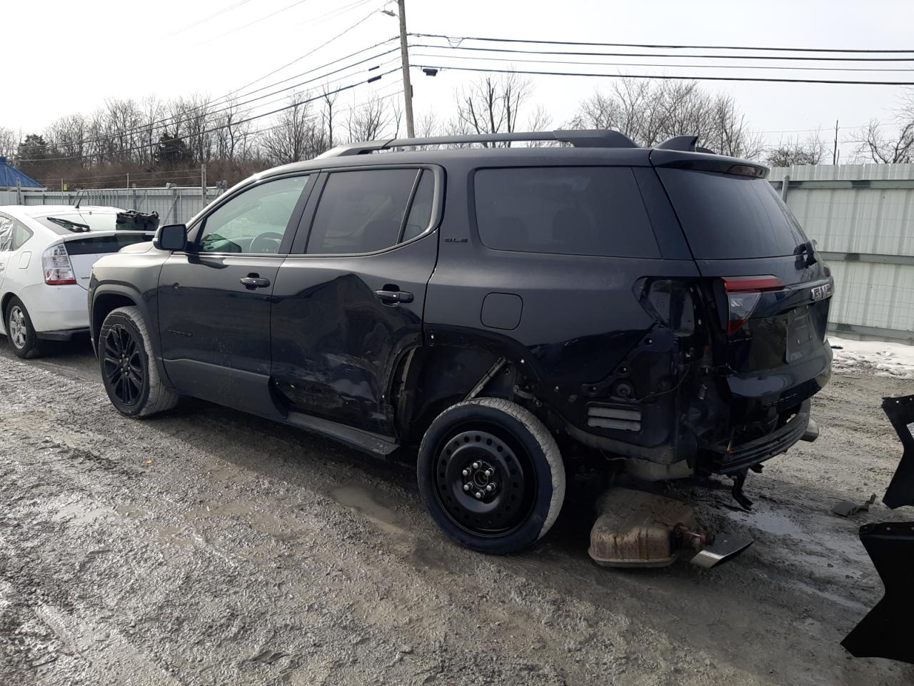 2021 GMC Acadia - Image 2