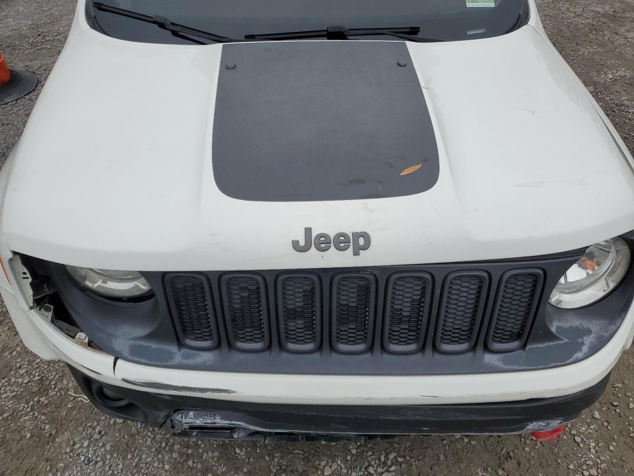 2016 Jeep Renegade - Image 11