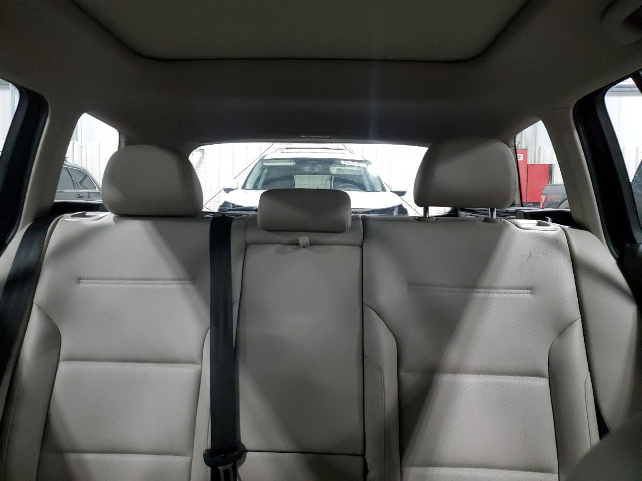 2017 Volkswagen Golf - Image 10
