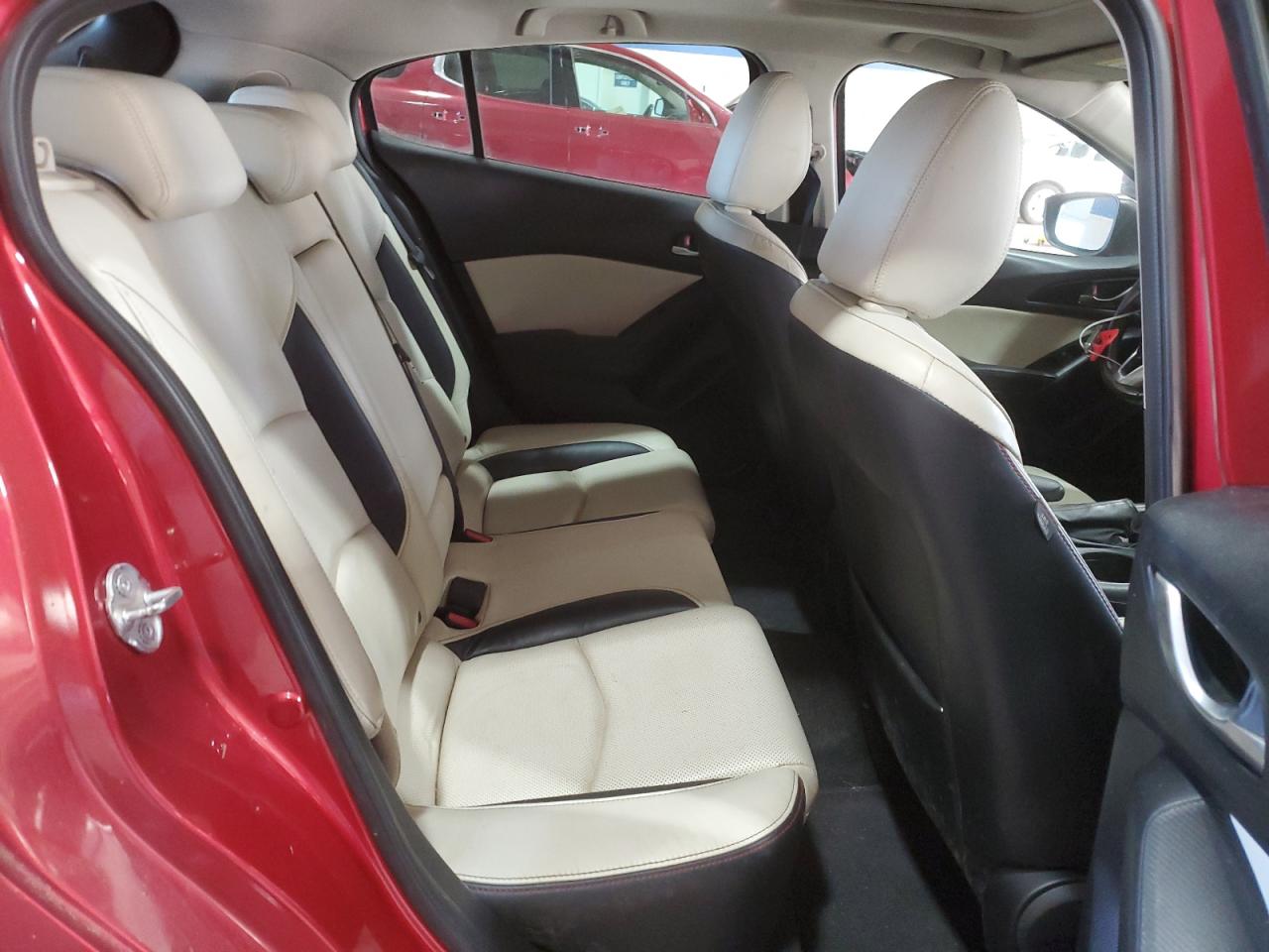 2014 Mazda 3 - Image 10