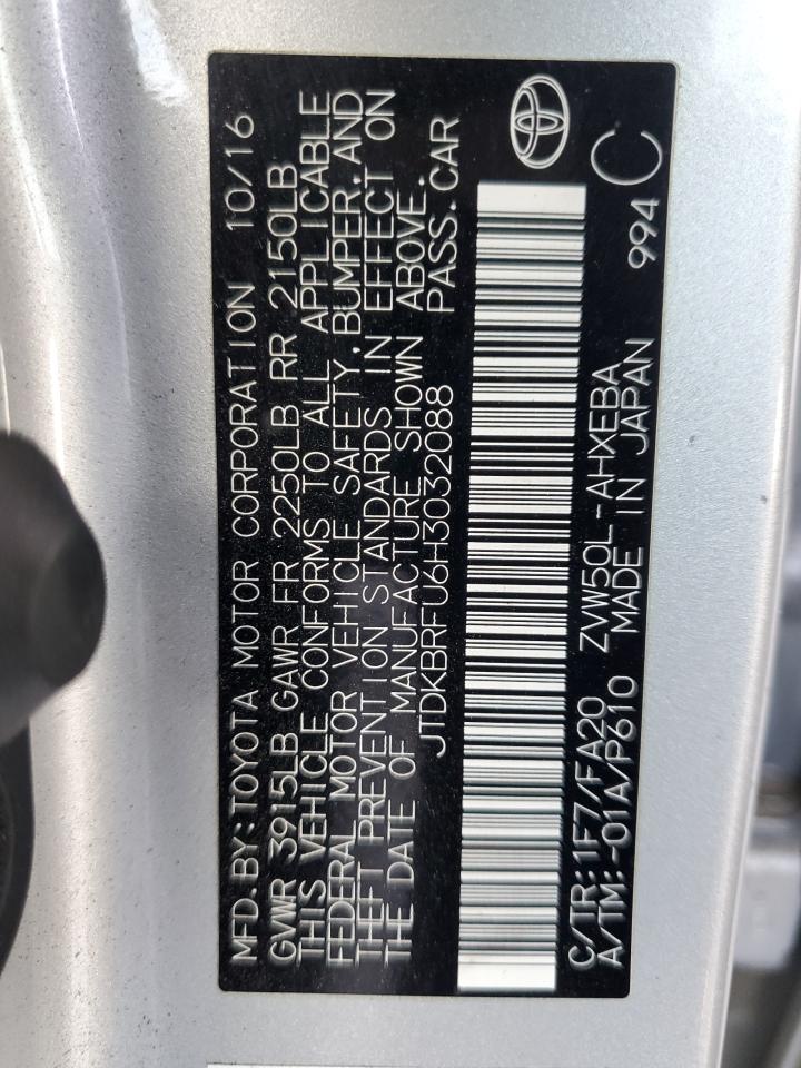 2017 Toyota Prius - Image 15