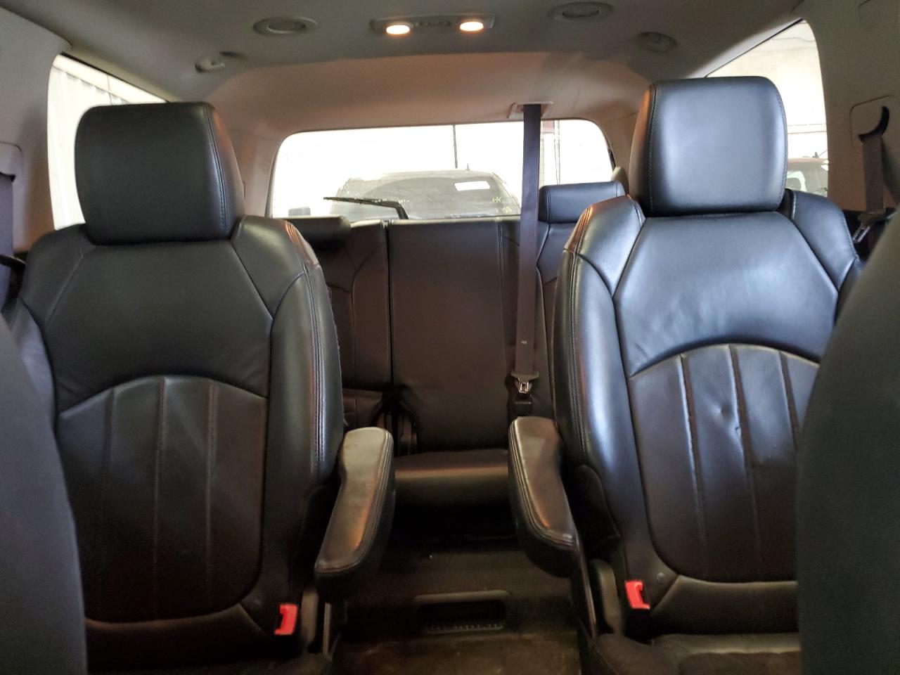 2011 GMC Acadia - Image 10