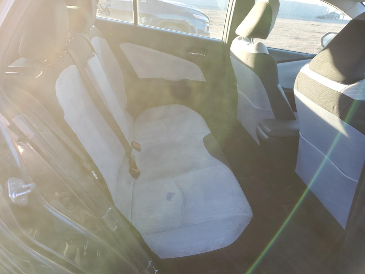 2017 Toyota Prius - Image 11
