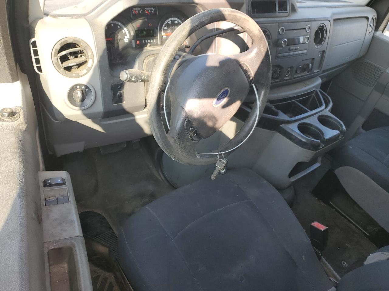 2010 Ford Econoline - Image 8