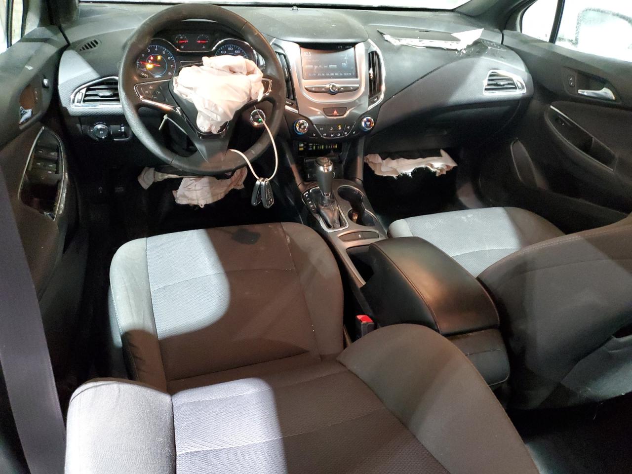 2017 Chevrolet Cruze - Image 8