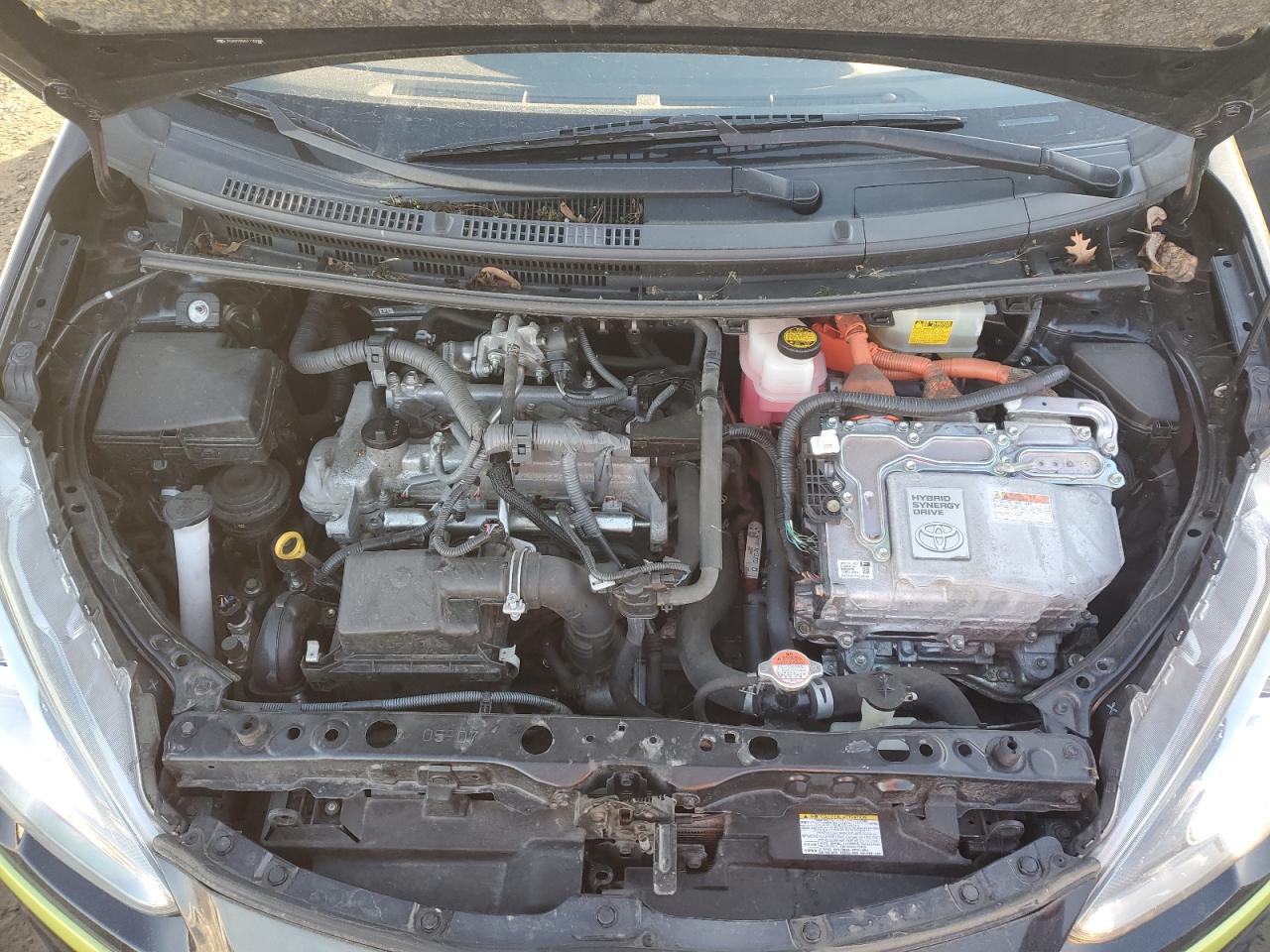 2016 Toyota Prius - Image 11