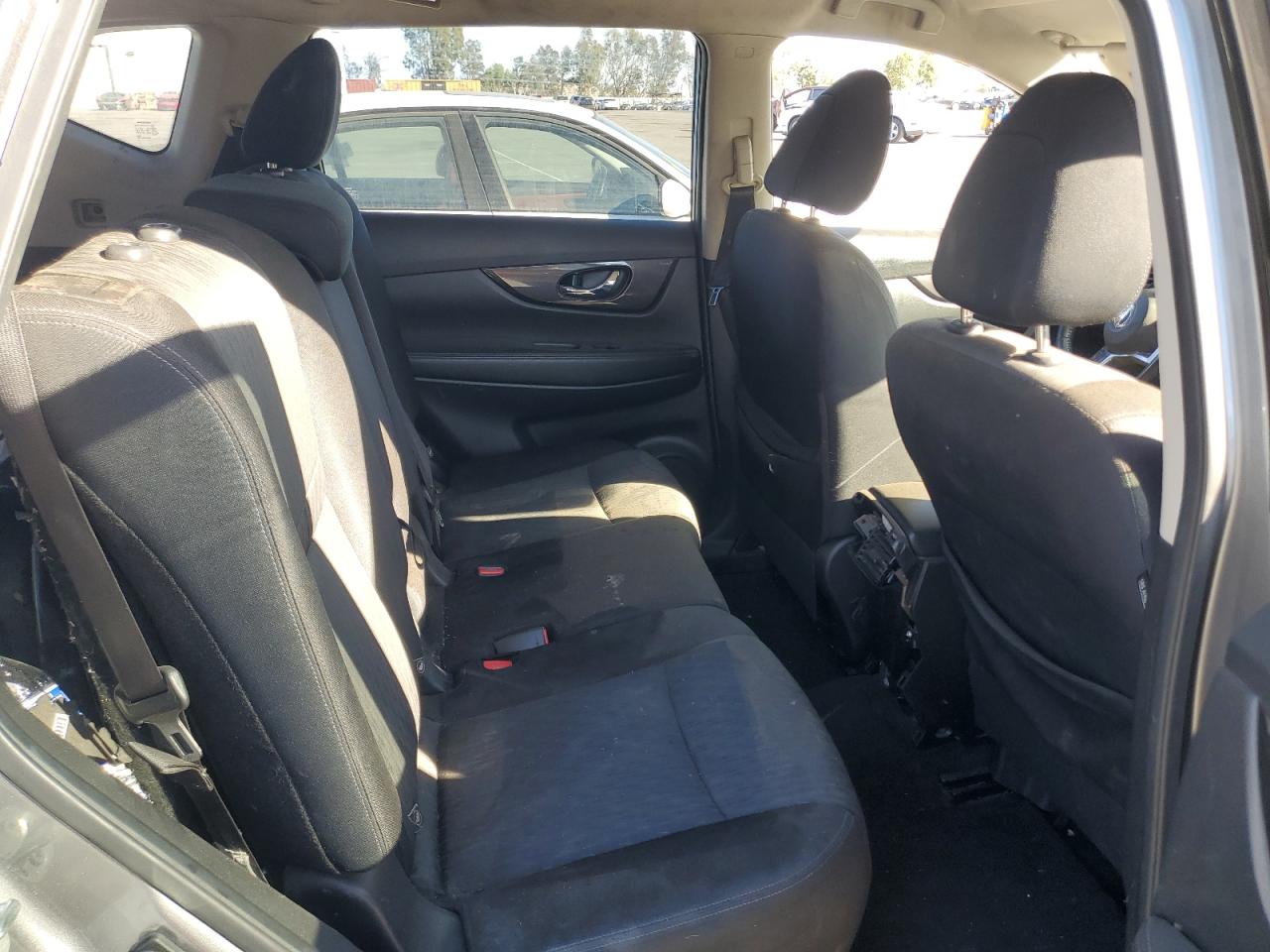 2019 Nissan Rogue - Image 10