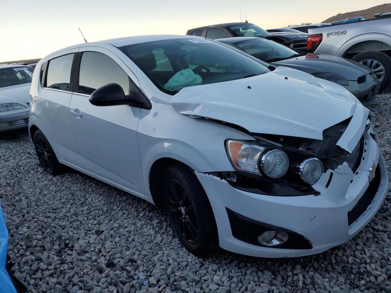 VIN 1G1JD6SB0E4151729 2014 CHEVROLET SONIC no.4