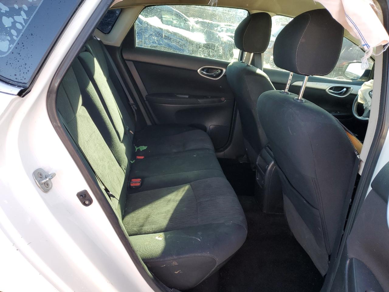2015 Nissan Sentra - Image 10
