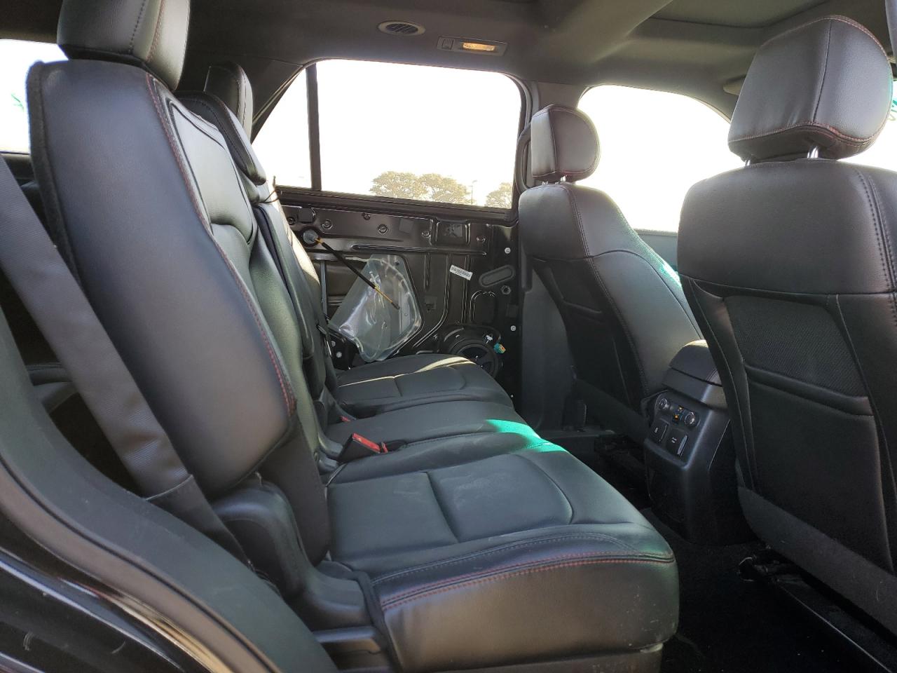 2016 Ford Explorer - Image 11
