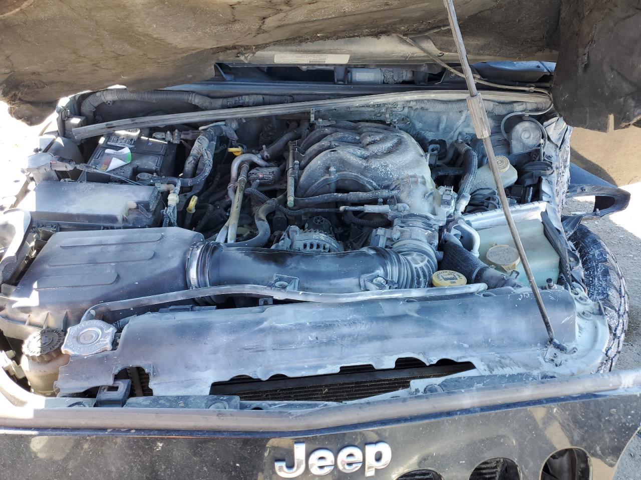 2013 Jeep Wrangler - Image 12