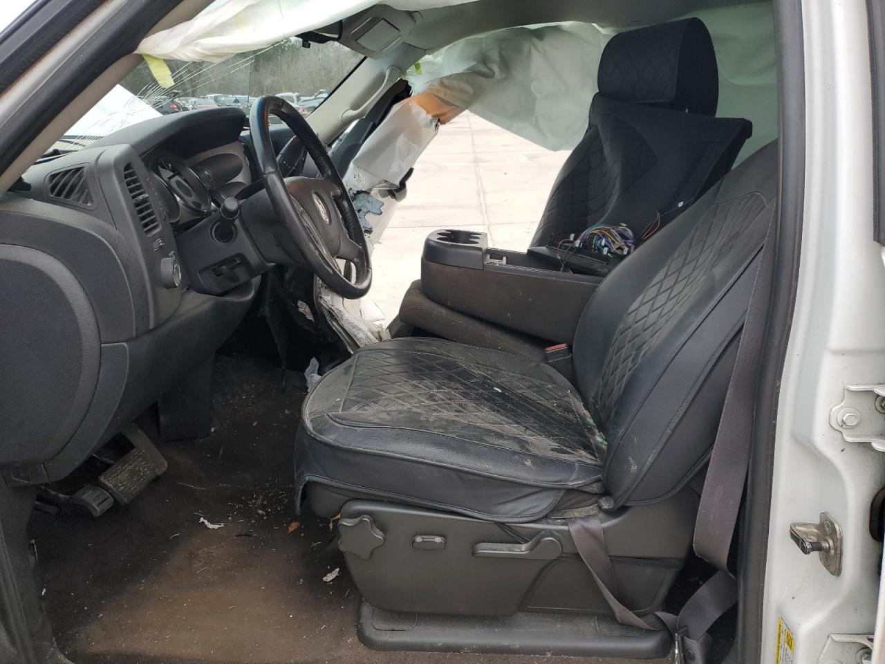 2011 Chevrolet Silverado - Image 7