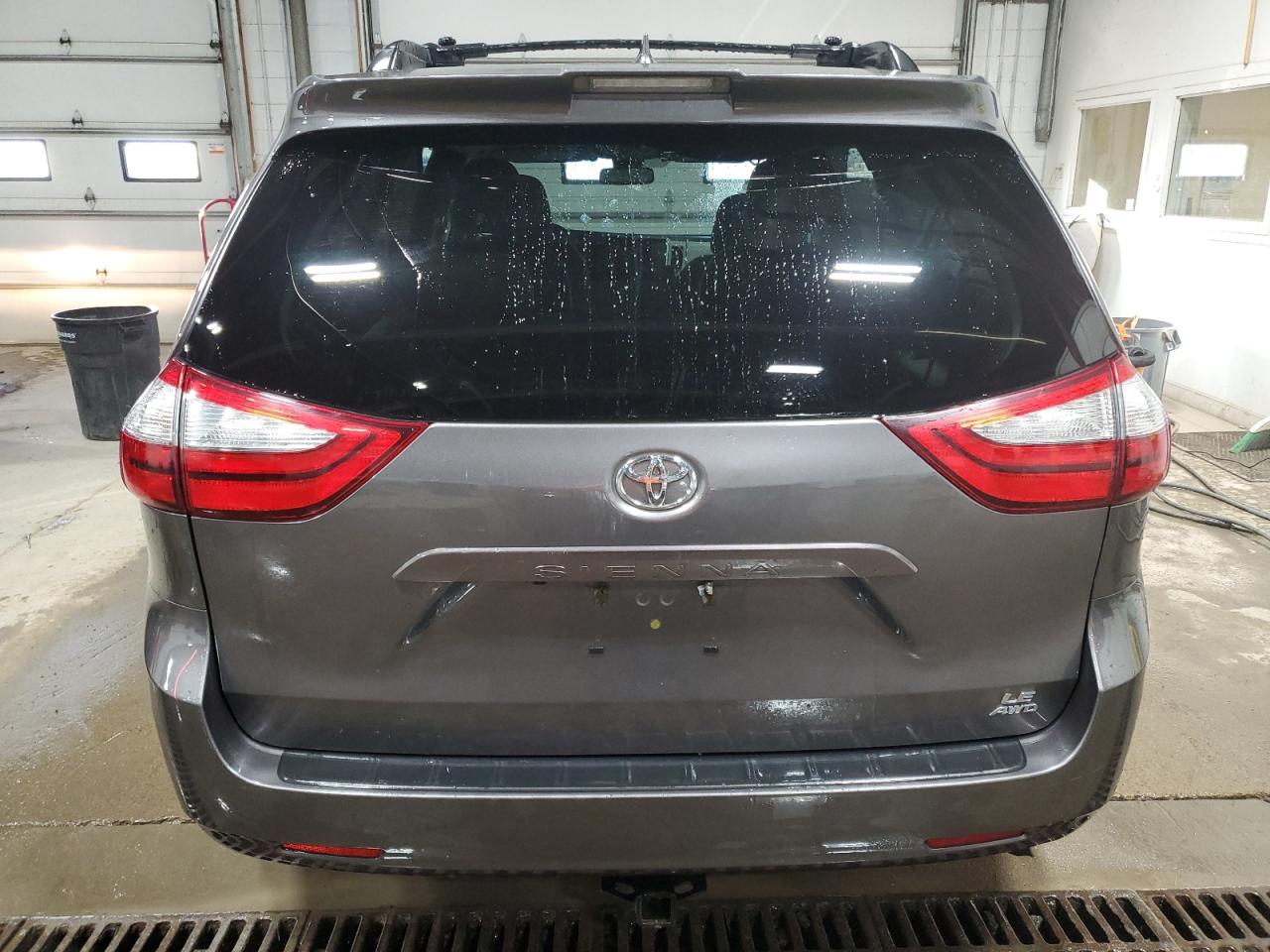 2019 Toyota Sienna - Image 6