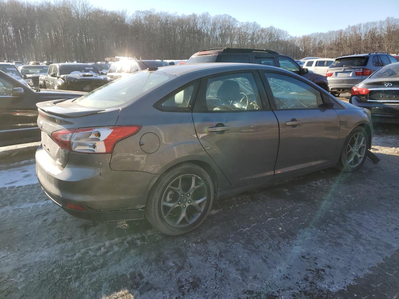 VIN 1FADP3F23DL226485 2013 FORD FOCUS no.3