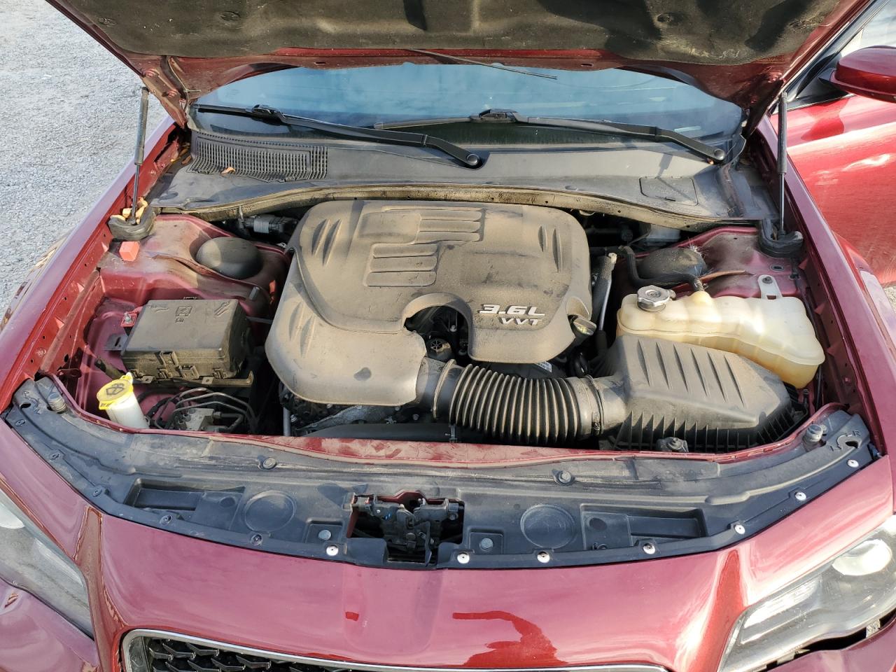 2021 Chrysler 300 - Image 13