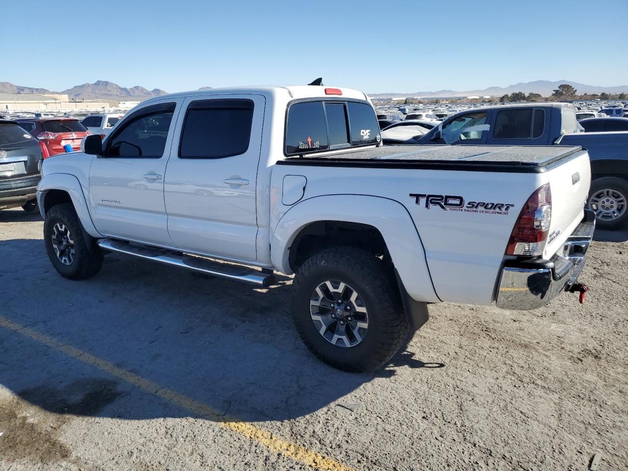 2014 Toyota Tacoma - Image 2