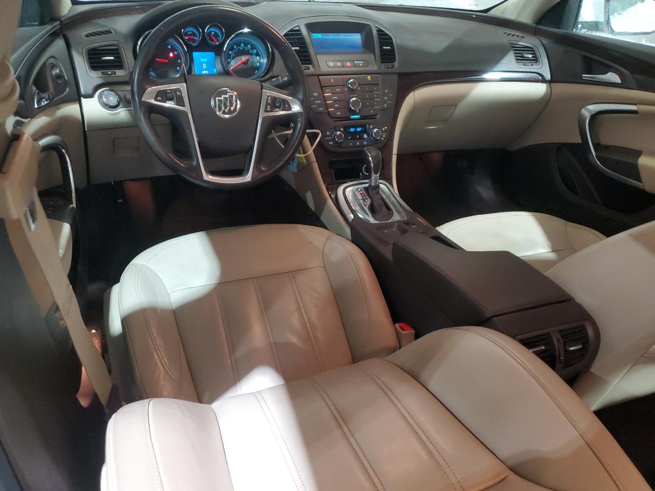 2011 Buick Regal - Image 8