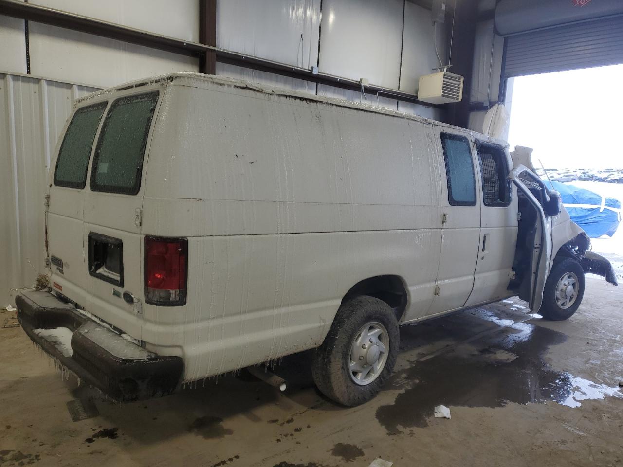 2014 Ford Econoline - Image 3