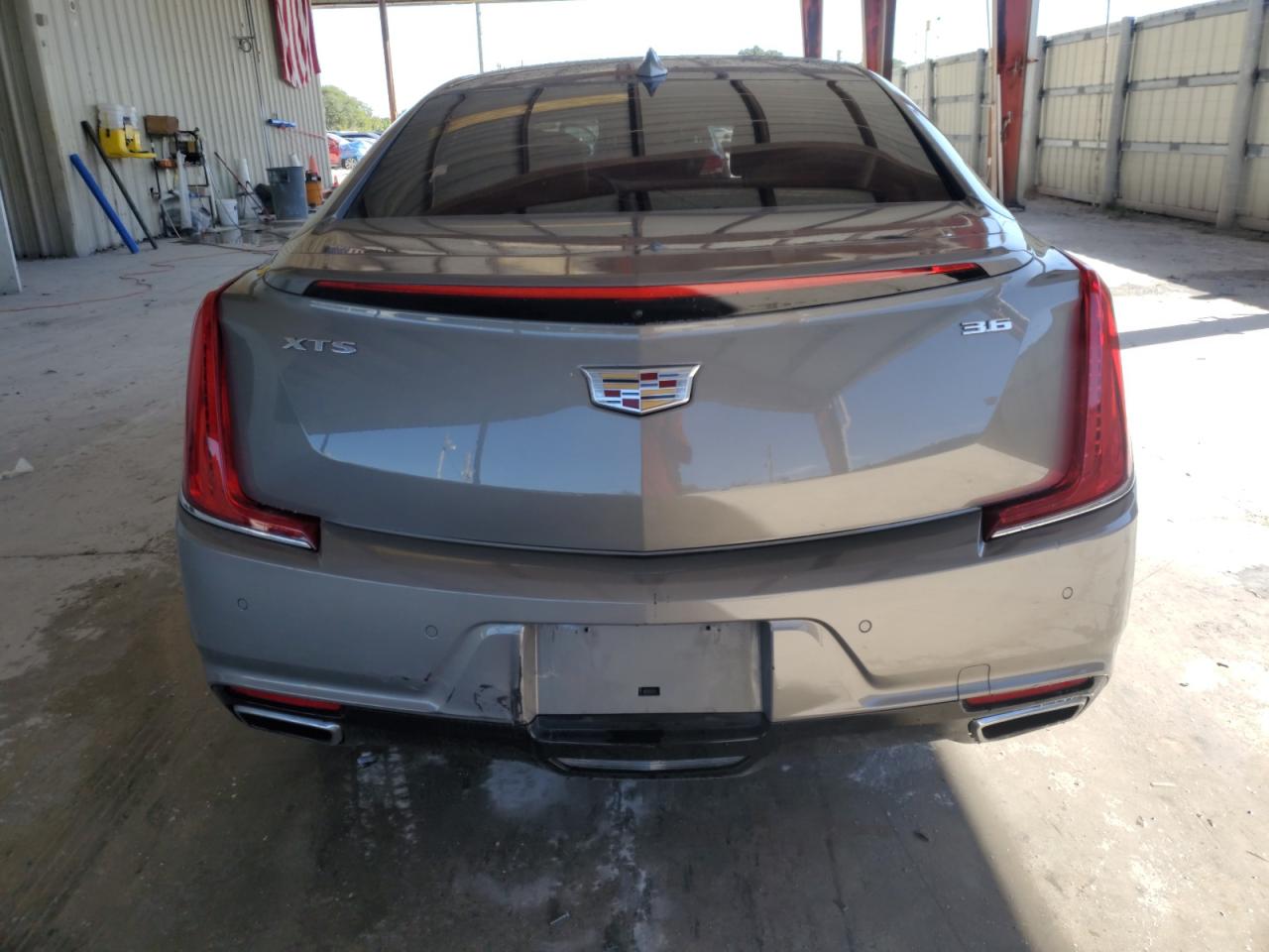 2018 Cadillac XTS - Image 6