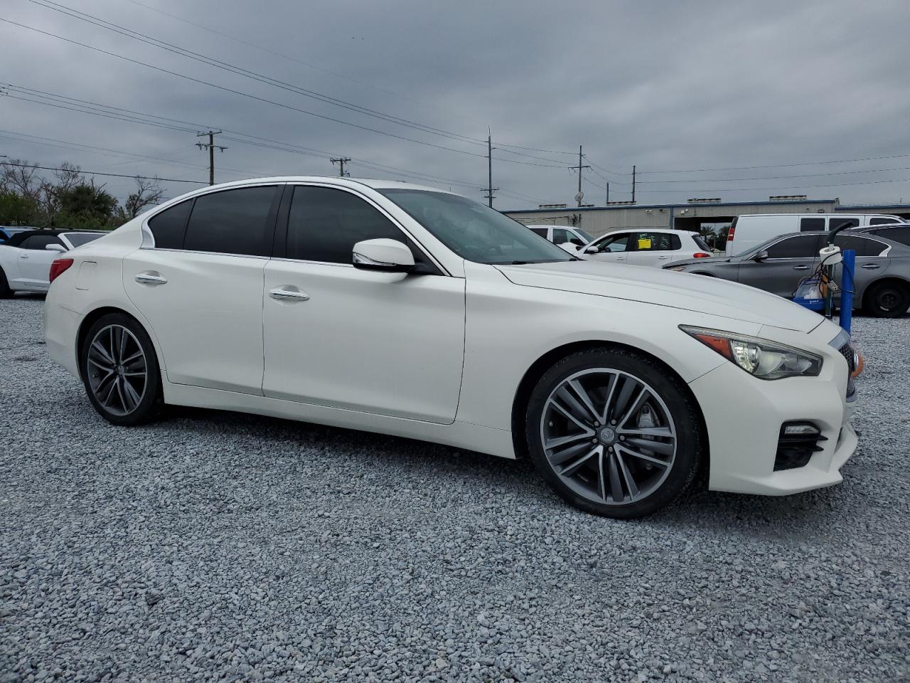 VIN JN1AV7AP0EM692306 2014 INFINITI Q50 no.4