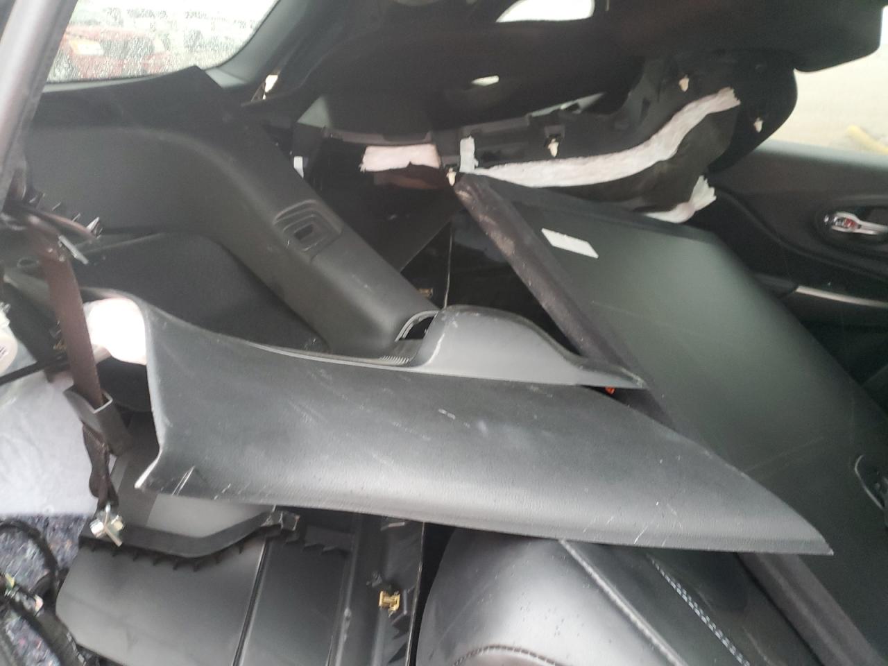 2020 Jeep Grand Cherokee - Image 13