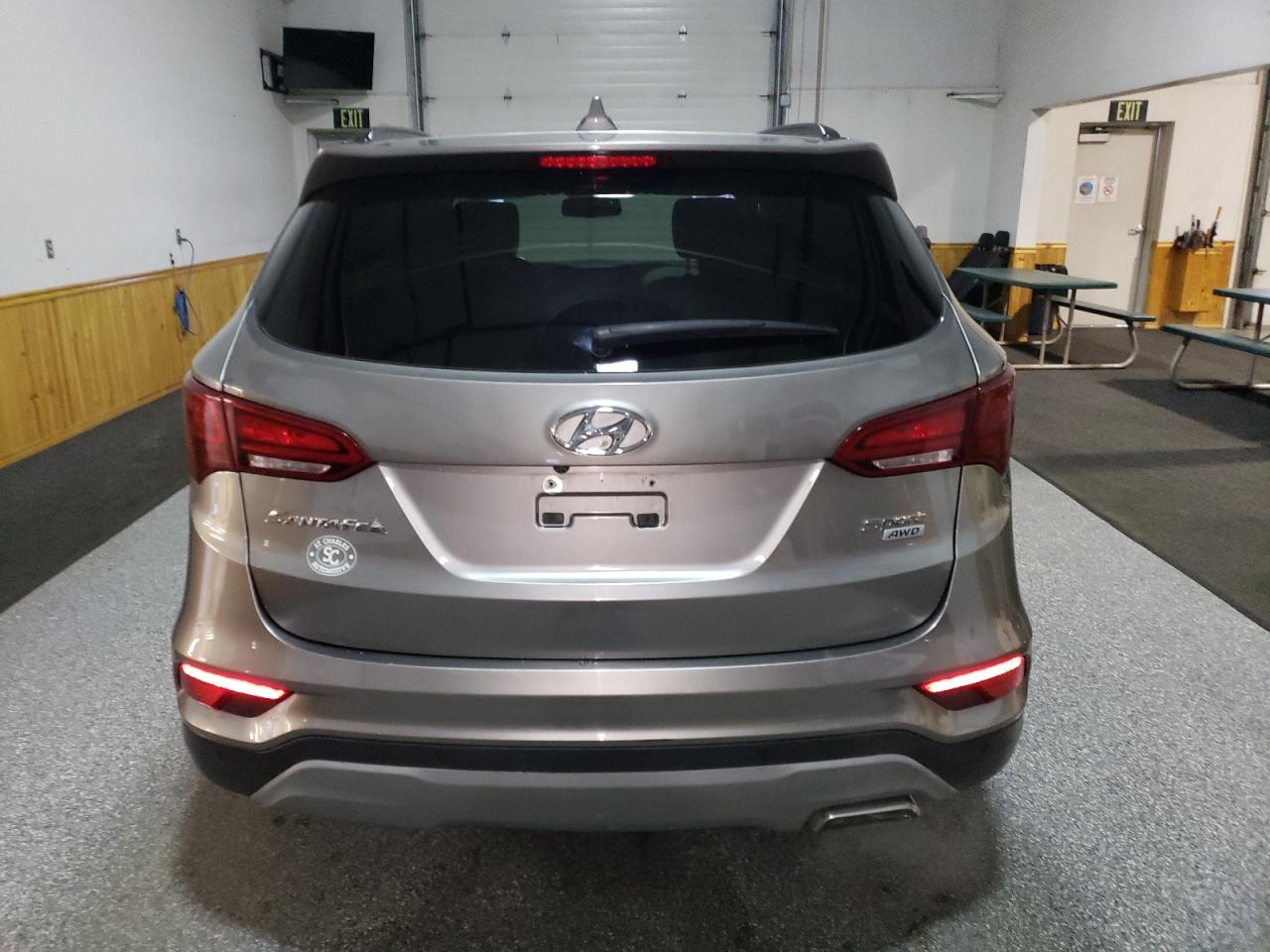 2018 Hyundai Santa Fe - Image 6