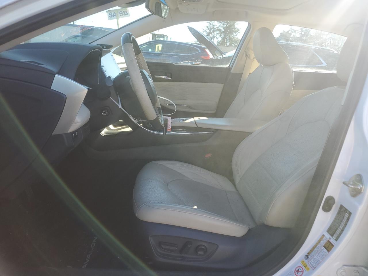 2019 Toyota Avalon - Image 7