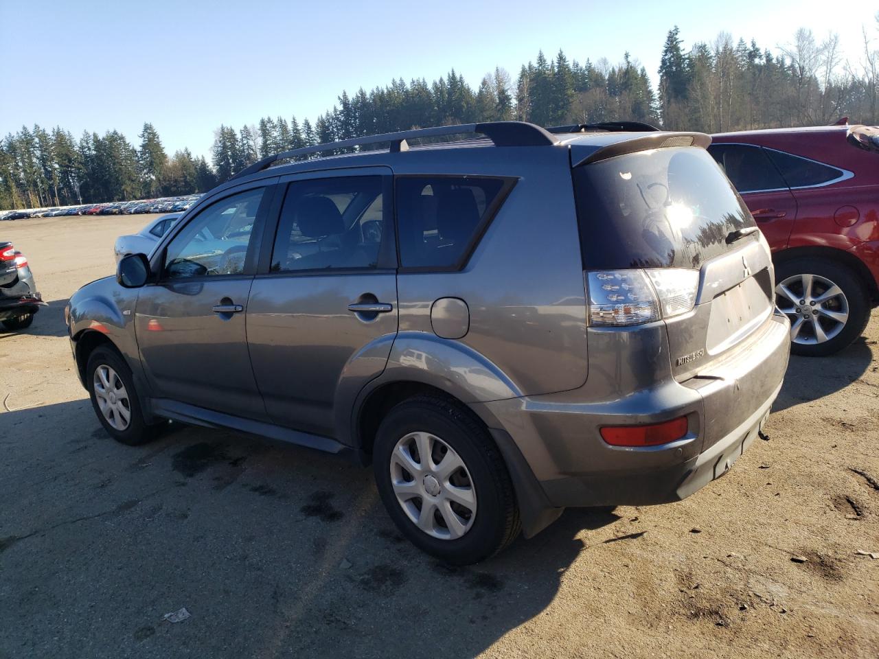 2012 Mitsubishi Outlander - Image 2