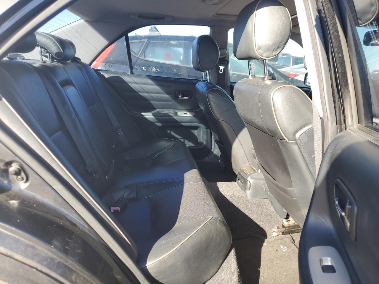 2005 Lexus IS - Image 10