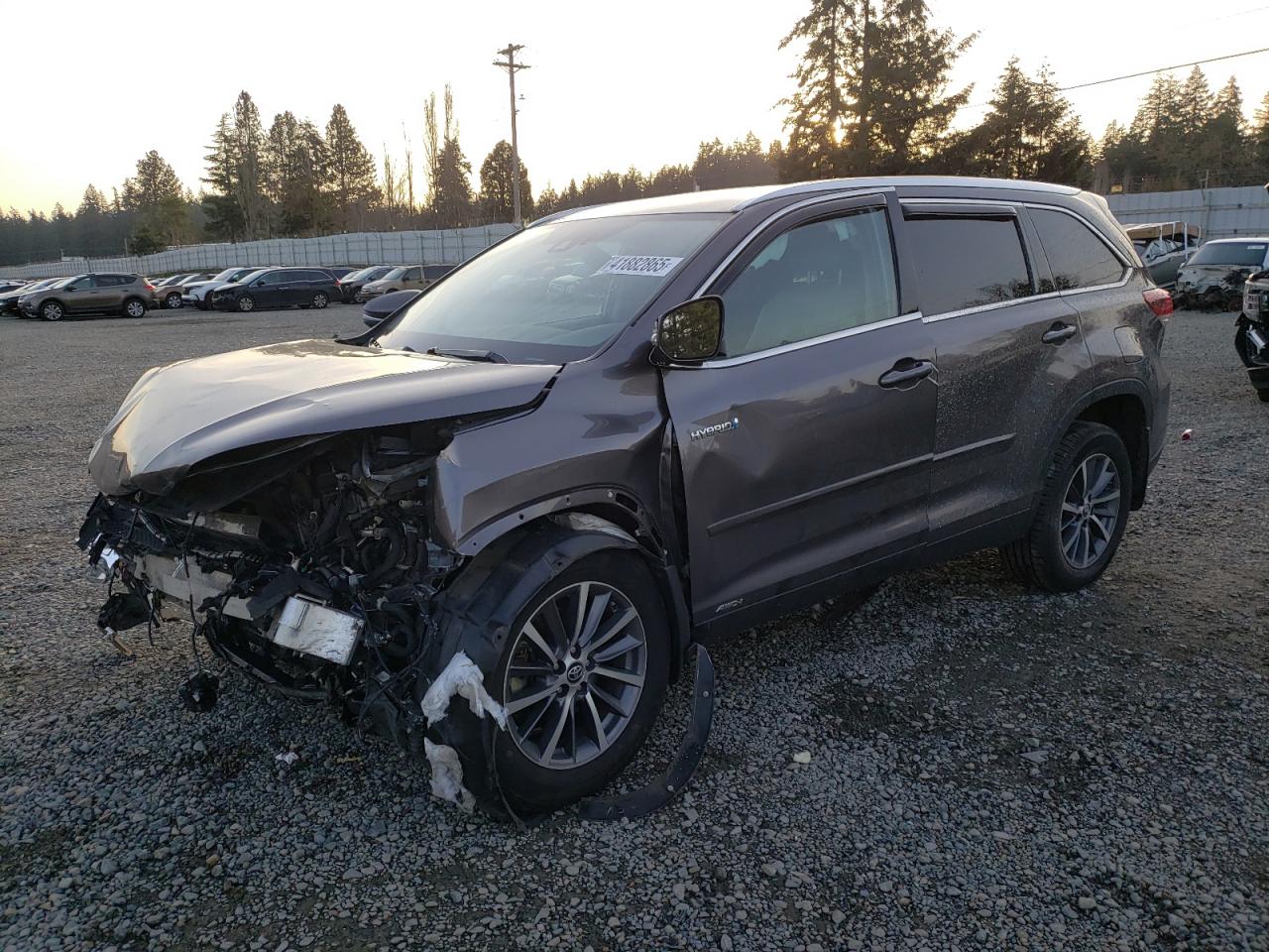 2019 Toyota Highlander - Image 1