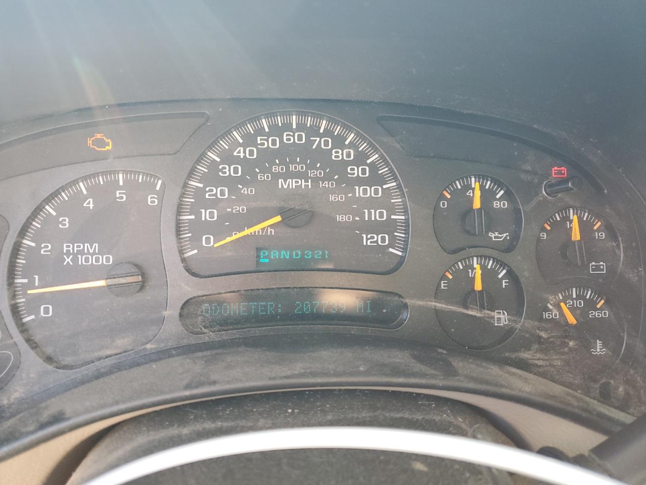 2005 Chevrolet Silverado - Image 9