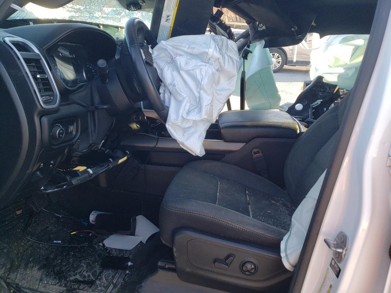 2021 RAM 1500 - Image 7
