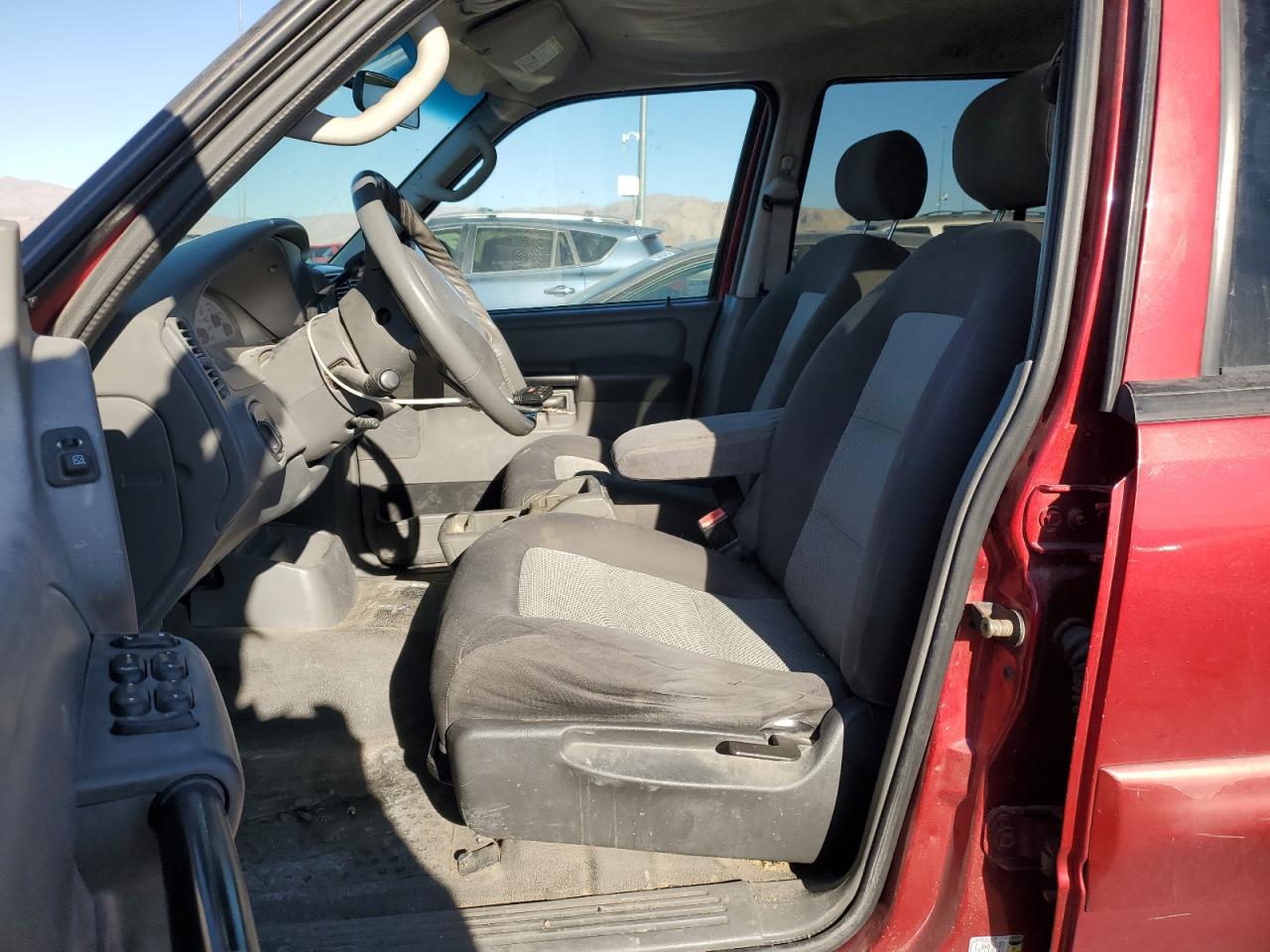 2005 Ford Explorer - Image 7