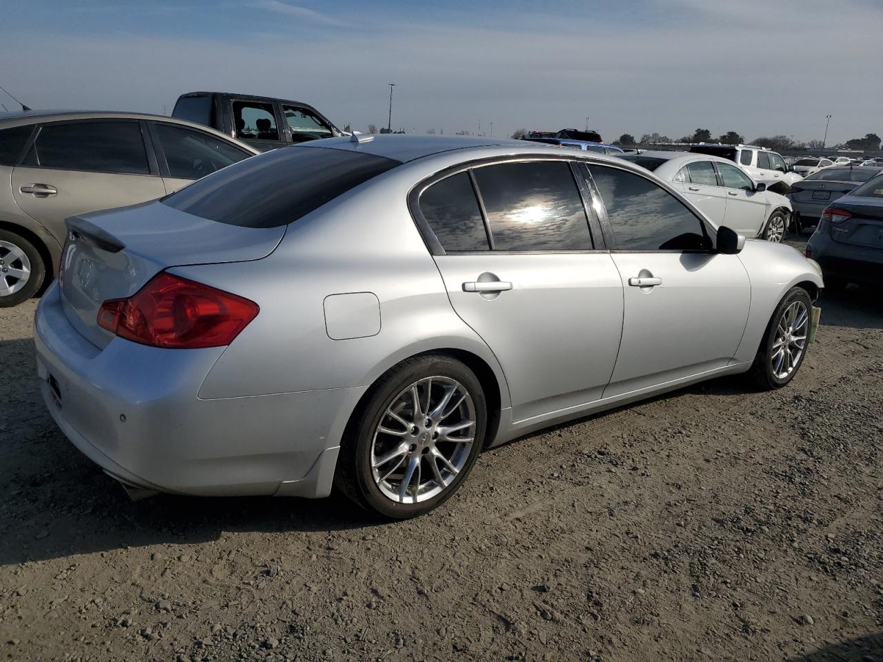 2010 Infiniti G - Image 3