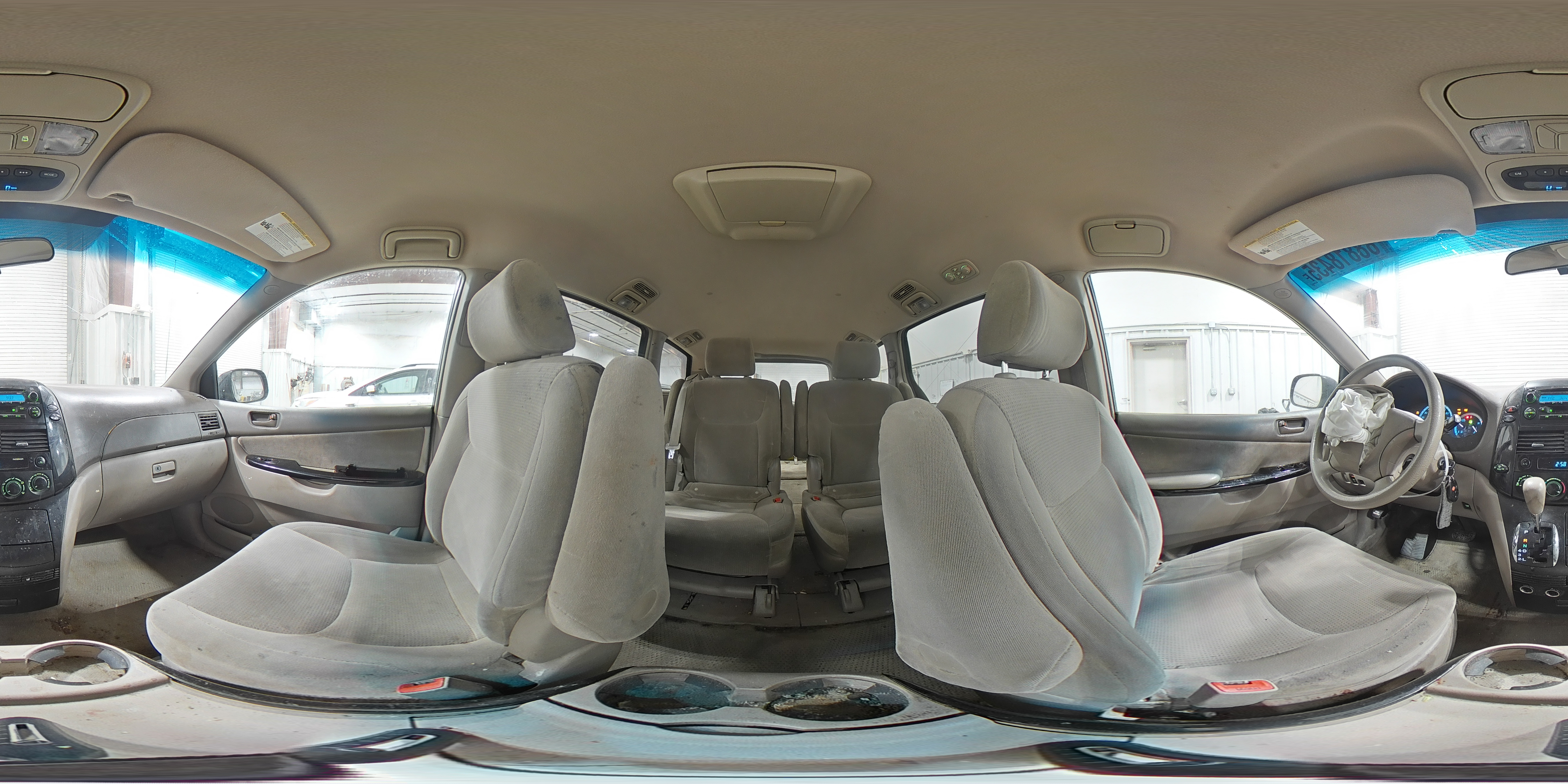 2005 Toyota Sienna - Image 14