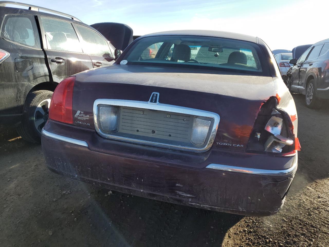 2006 Lincoln Town Car - Image 6
