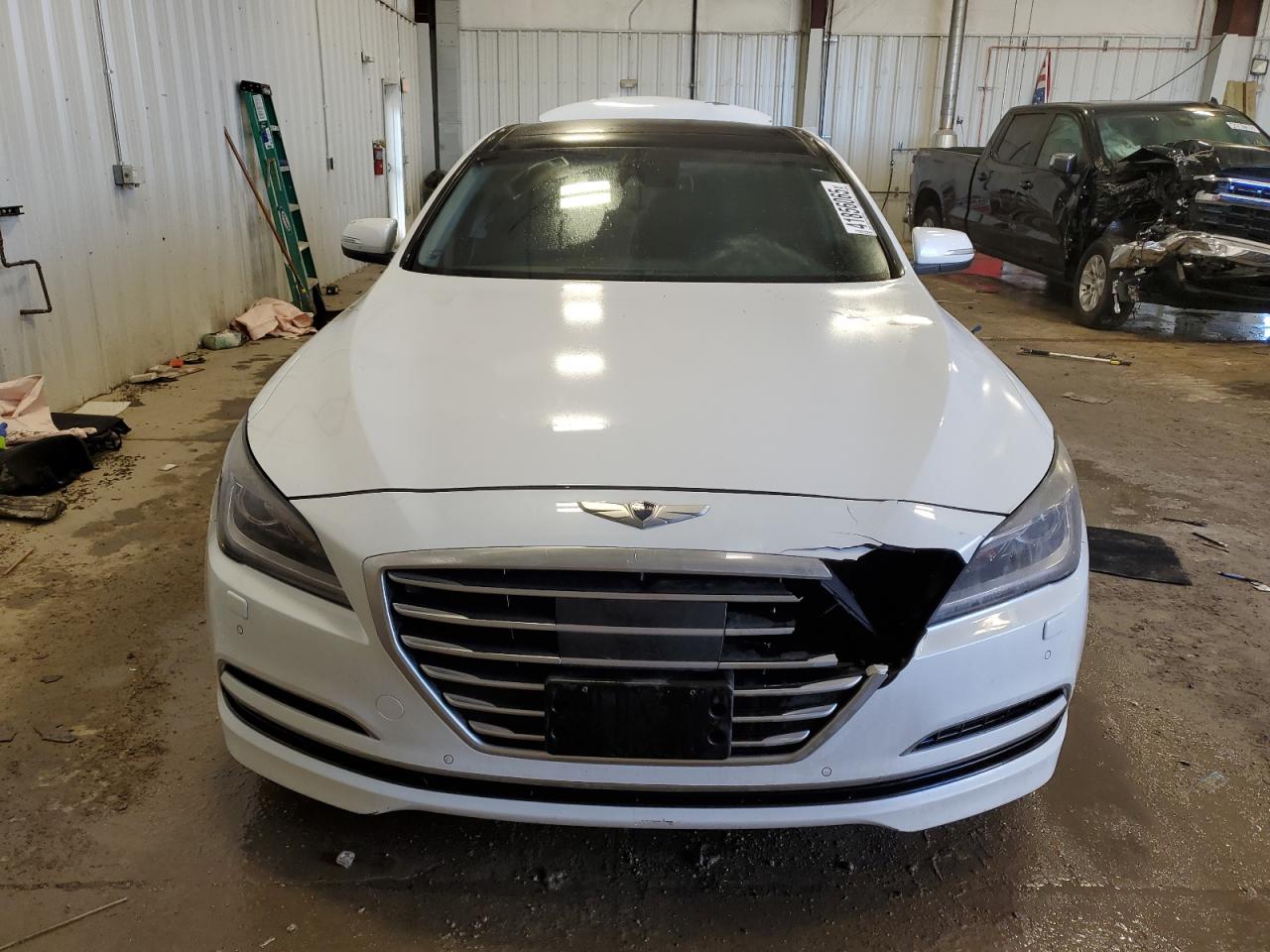 2015 Hyundai Genesis - Image 5
