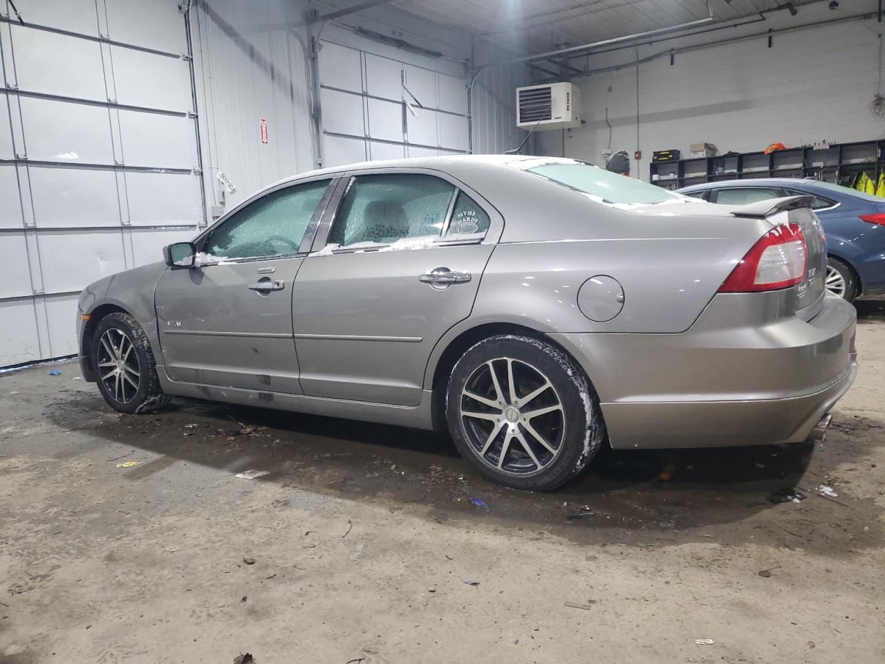 2008 Mercury Milan - Image 2