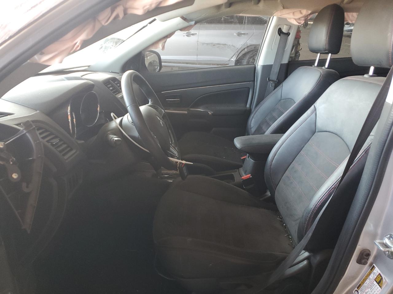 2018 Mitsubishi Outlander - Image 7