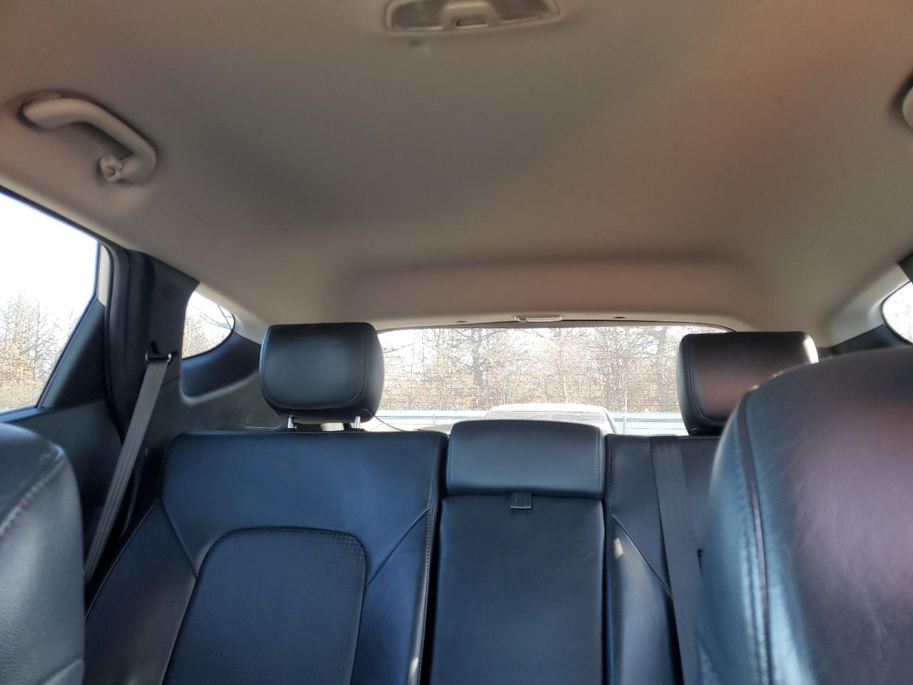 2013 Hyundai Santa Fe - Image 10