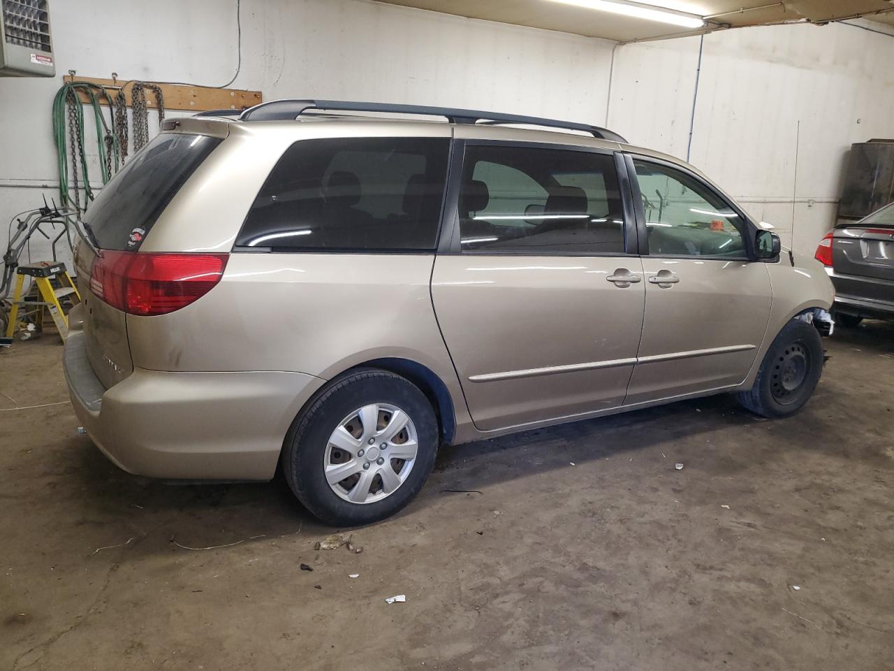 2005 Toyota Sienna - Image 3