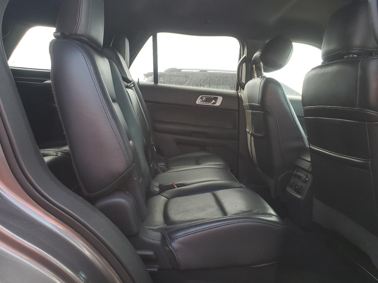 2013 Ford Explorer - Image 11