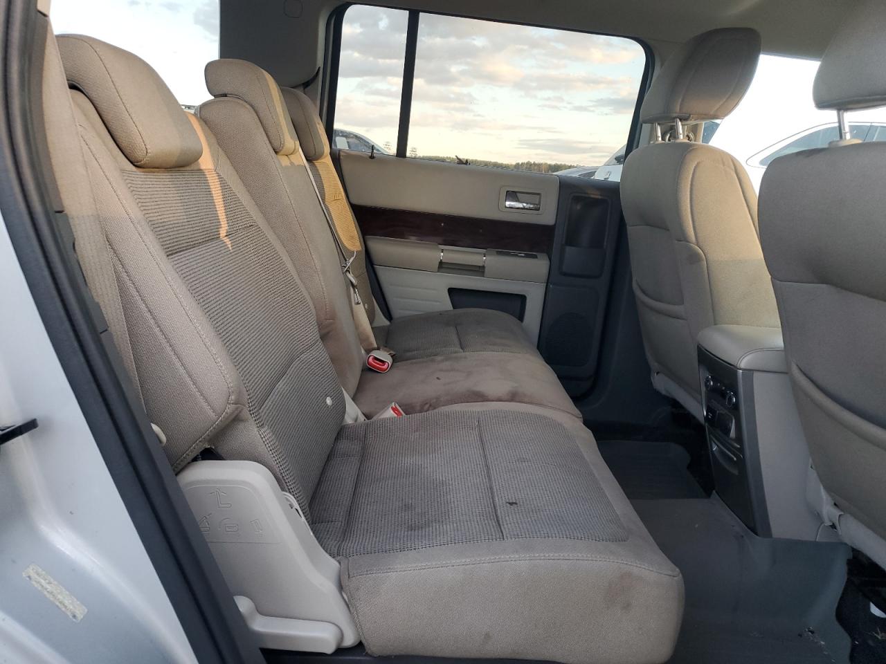 2010 Ford Flex - Image 10